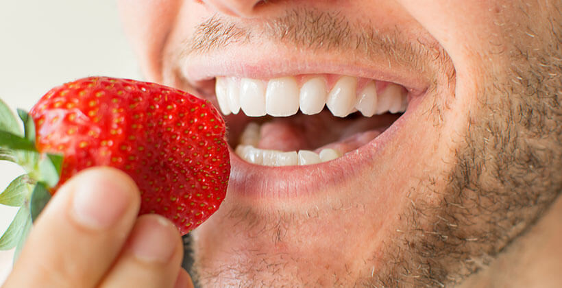 Les fraises rendent-elles vos dents plus blanches ?